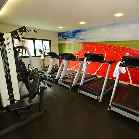 Comfort Suites Vitoria Bagian luar foto
