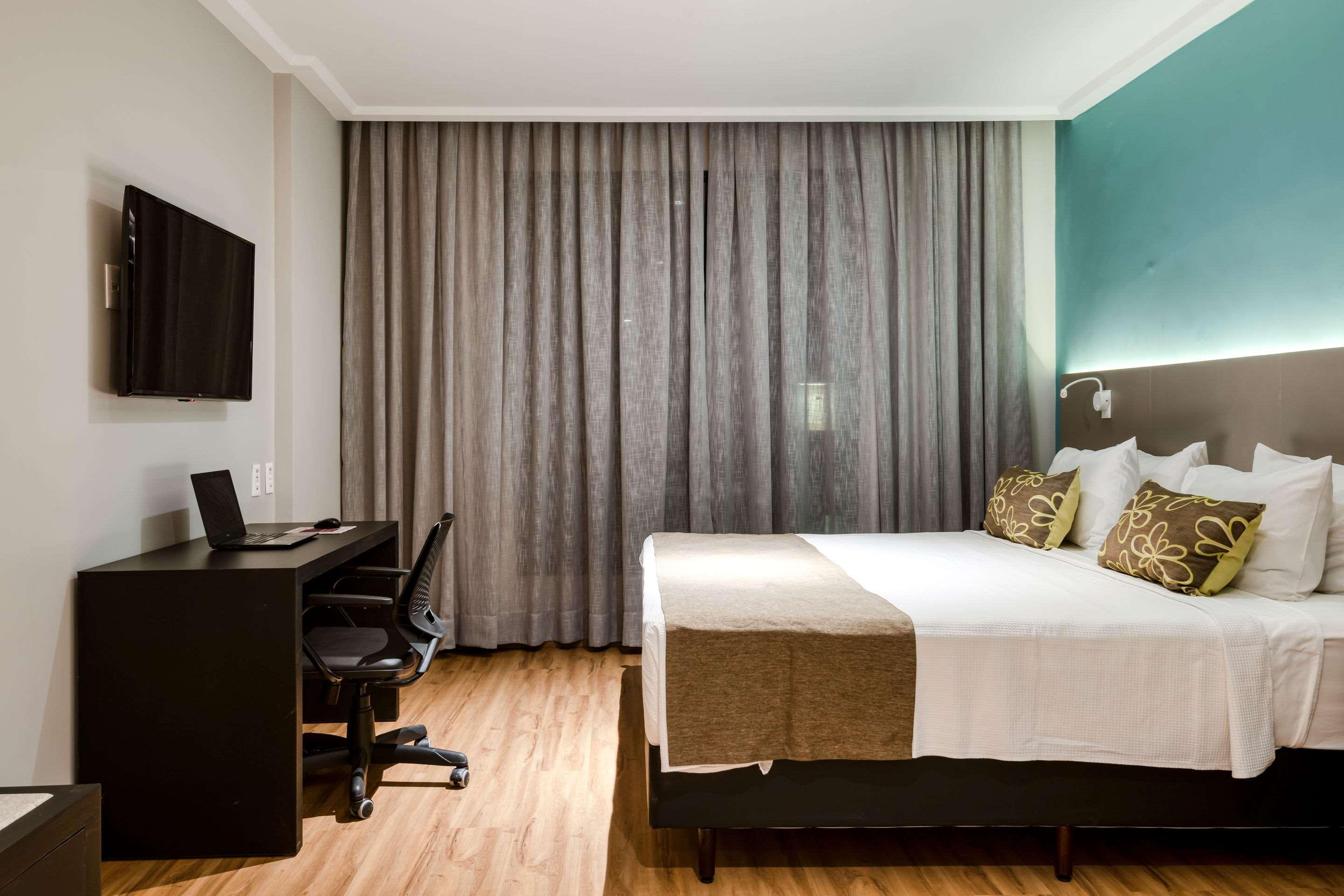 Comfort Suites Vitoria Bagian luar foto