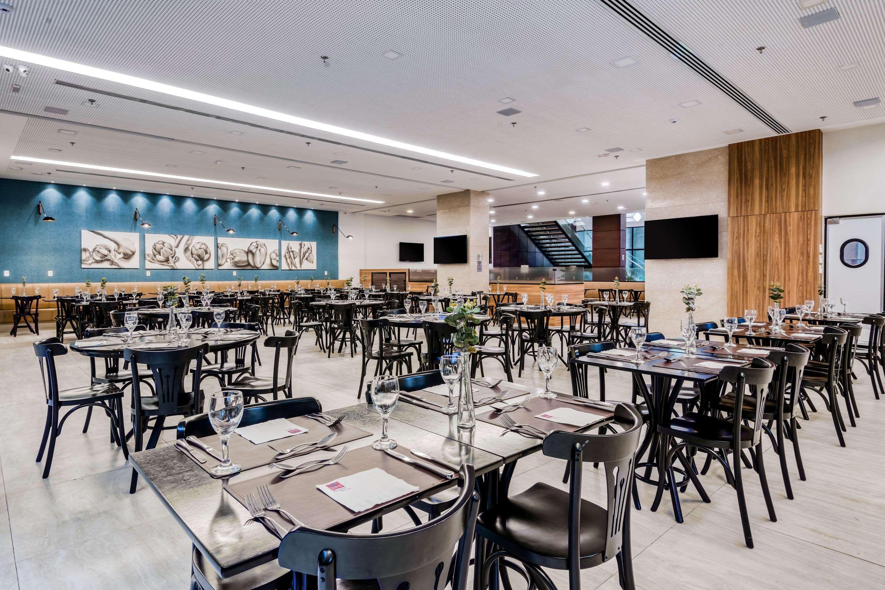 Comfort Suites Vitoria Bagian luar foto