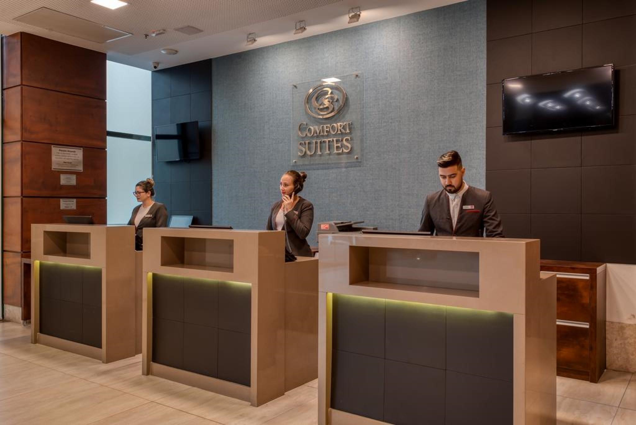 Comfort Suites Vitoria Bagian luar foto