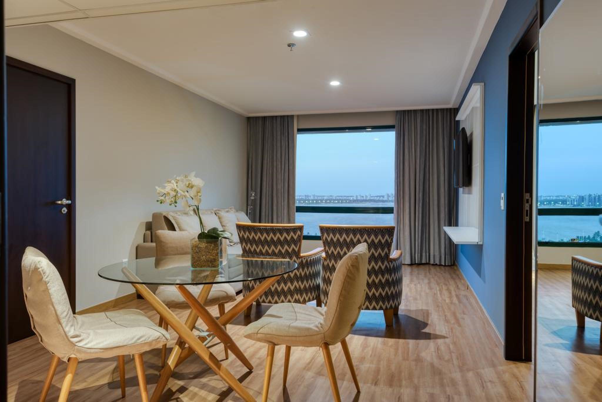 Comfort Suites Vitoria Bagian luar foto