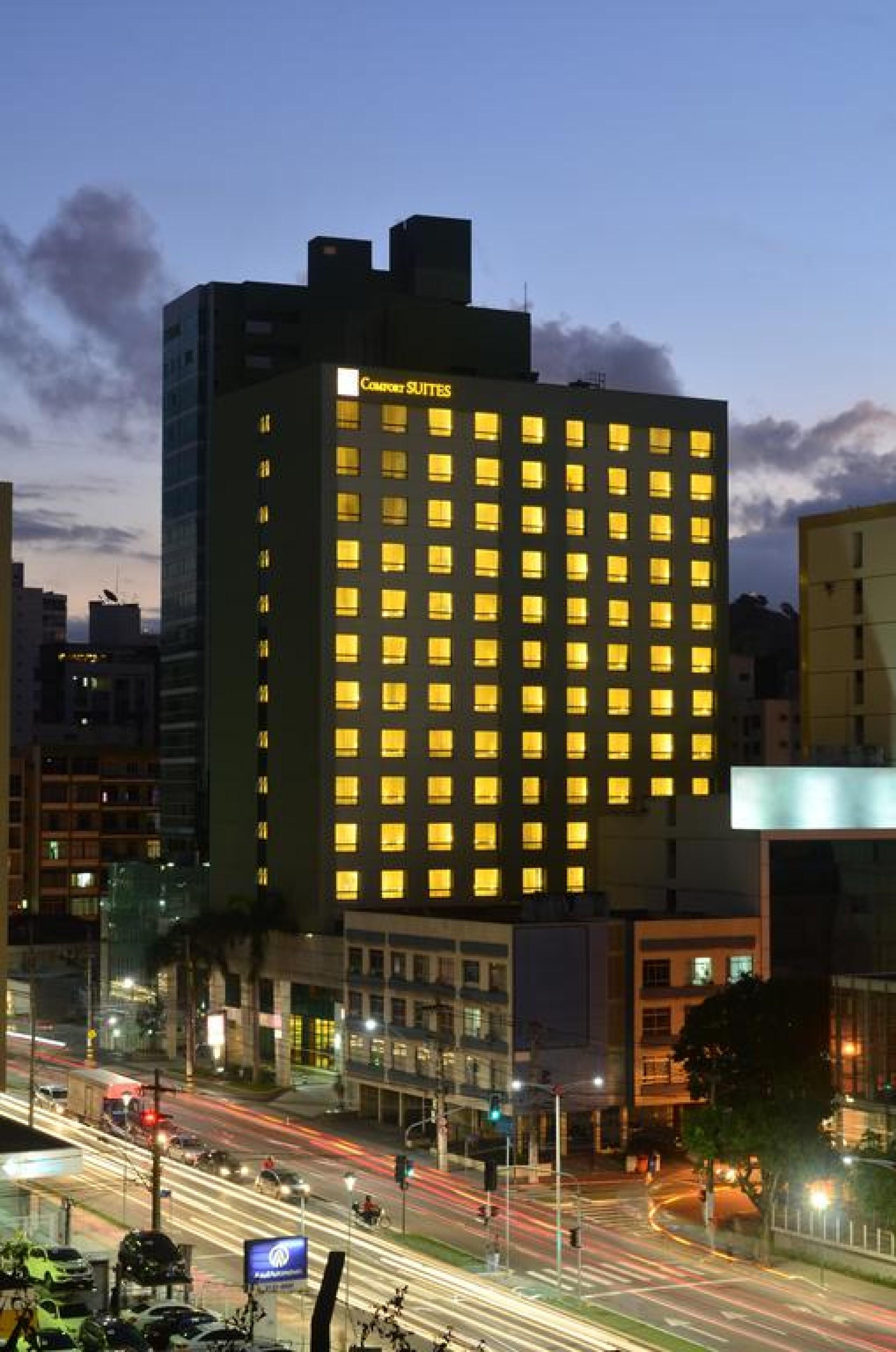 Comfort Suites Vitoria Bagian luar foto
