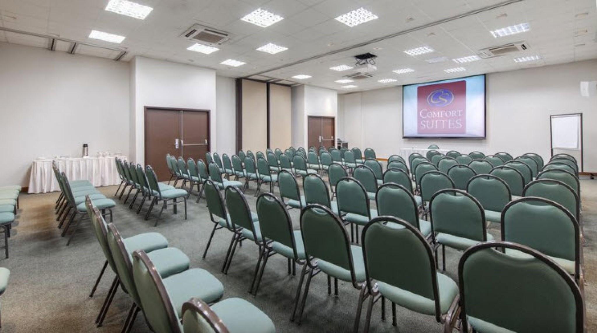 Comfort Suites Vitoria Bagian luar foto