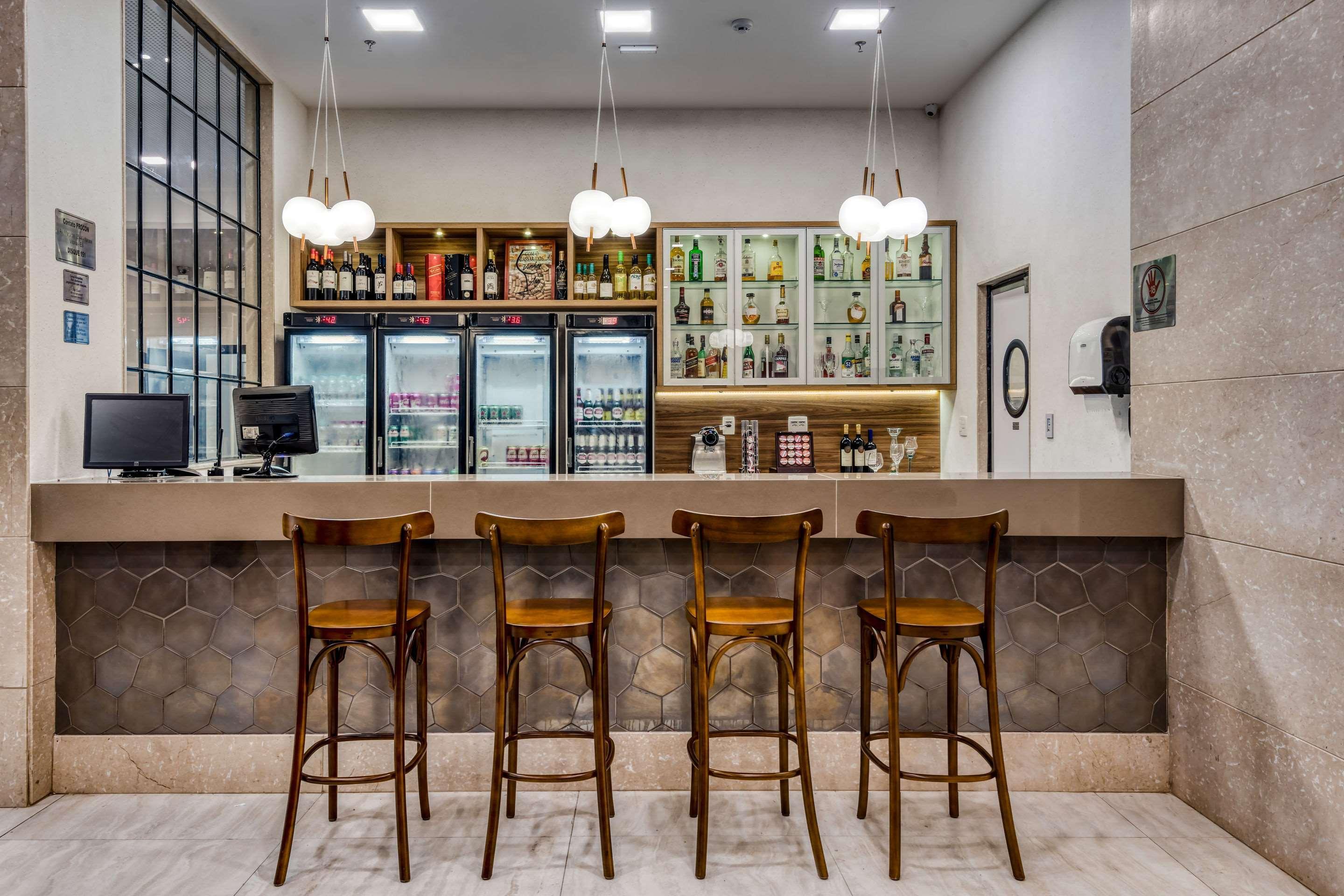Comfort Suites Vitoria Bagian luar foto
