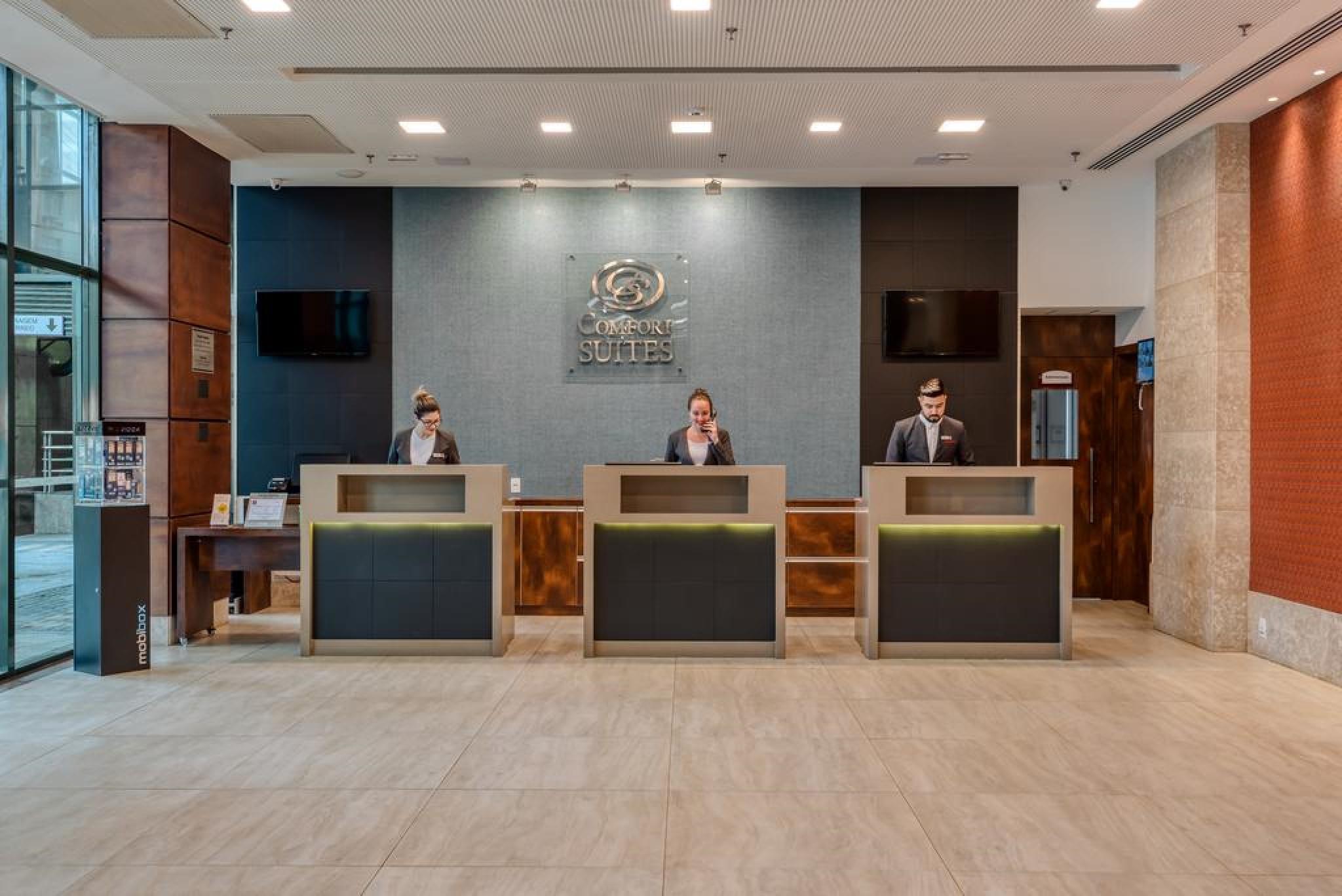 Comfort Suites Vitoria Bagian luar foto