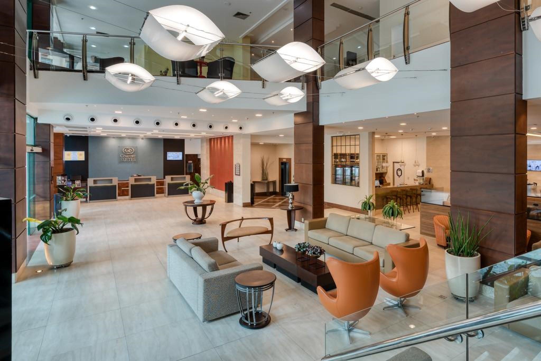 Comfort Suites Vitoria Bagian luar foto