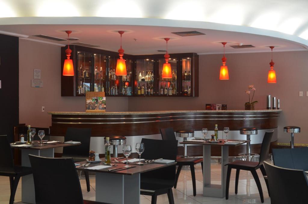 Comfort Suites Vitoria Bagian luar foto