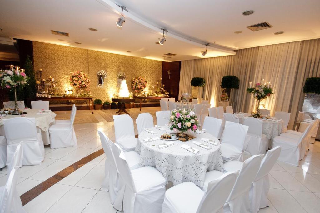 Comfort Suites Vitoria Bagian luar foto