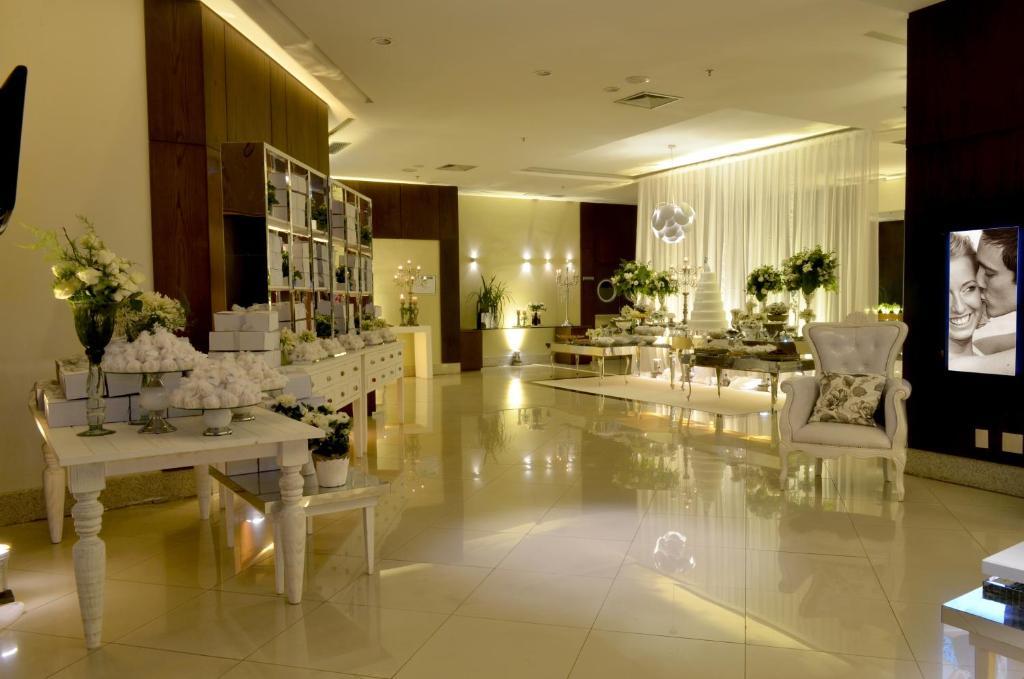 Comfort Suites Vitoria Bagian luar foto