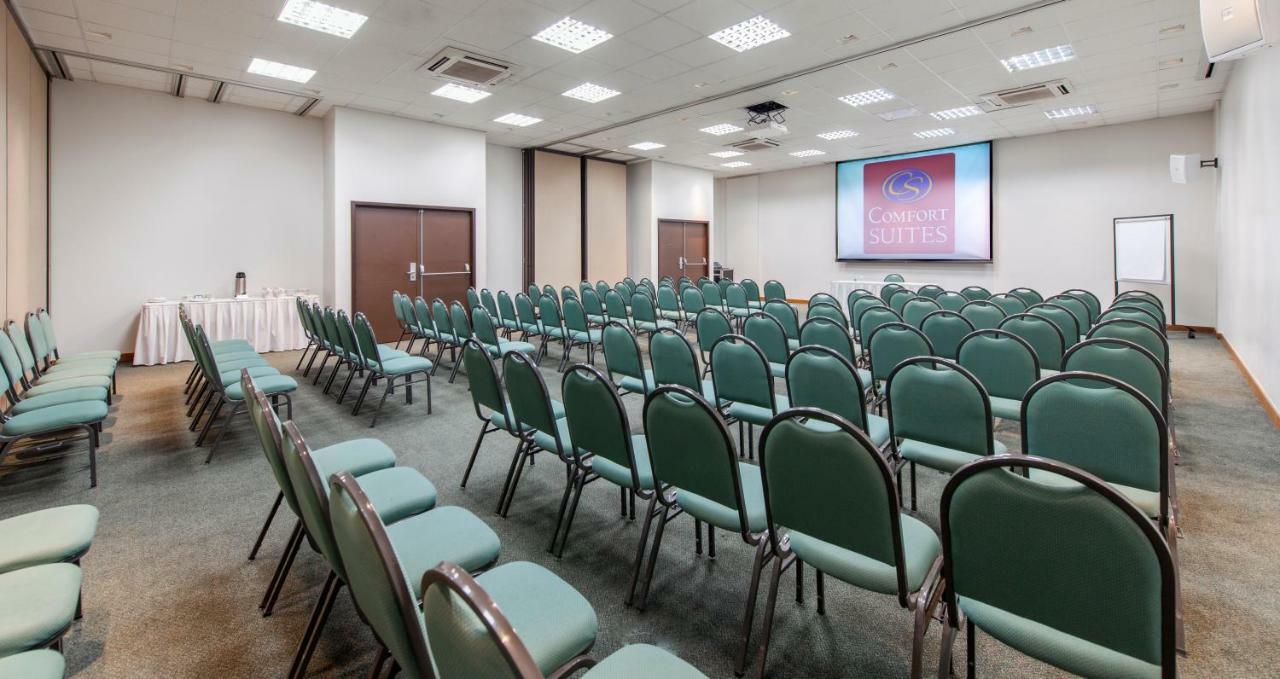 Comfort Suites Vitoria Bagian luar foto