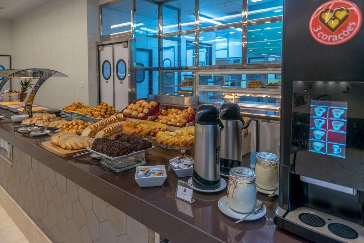 Comfort Suites Vitoria Bagian luar foto