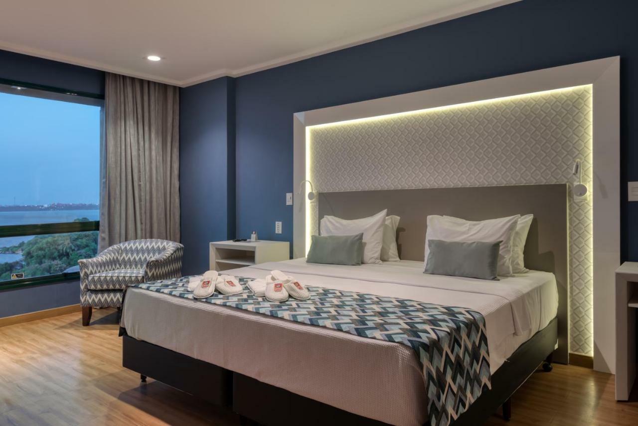 Comfort Suites Vitoria Bagian luar foto